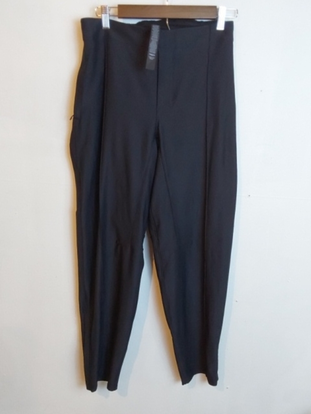 Lululemon| Black High Rise Joggers Zipper Features Comfort Sz.S